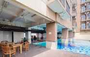 สระว่ายน้ำ 2 RedLiving Apartemen Tamansari Panoramic - Narel