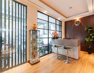 Lobi 2 Urbanview Hotel Cengkareng Jakarta by RedDoorz