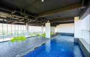 Swimming Pool 7 RedDoorz Apartment near Exit Toll Colomadu