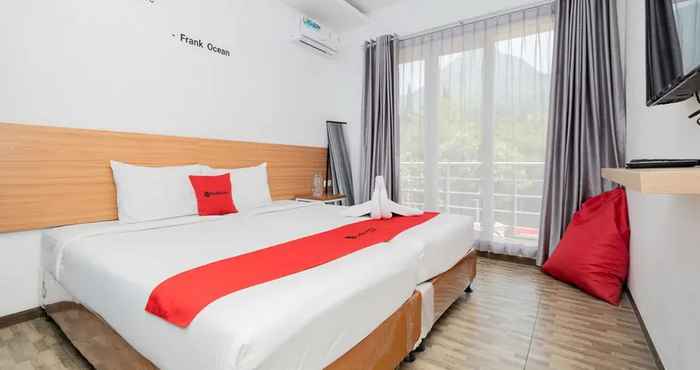 Kamar Tidur RedDoorz near Jawa Timur Park 2