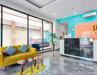 Lobi 2 Sans Hotel Rajawali Surabaya by RedDoorz