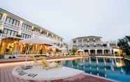 Swimming Pool 4 Moodhoian Riverside Resort and Spa