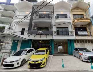 Luar Bangunan 2 Sans Hotel Suryakencana Bogor
