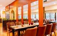 Bar, Cafe and Lounge 5 Hotel & Resort Quang Ninh Gate