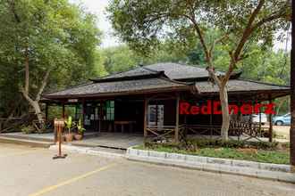 Luar Bangunan 4 RedDoorz Resort @ Taman Wisata Mangrove