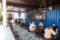 Bar, Kafe, dan Lounge Mad Monkey Luang Prabang