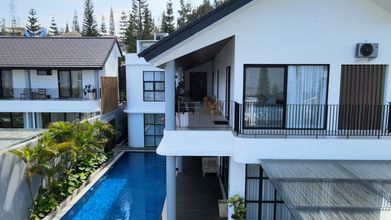 外観 4 6 BR sunshine city view villa with a private heated pool
