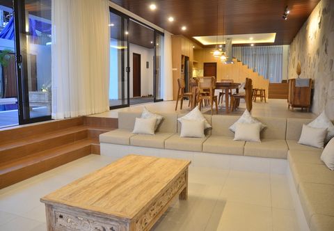 ロビー 6 BR sunshine city view villa with a private heated pool