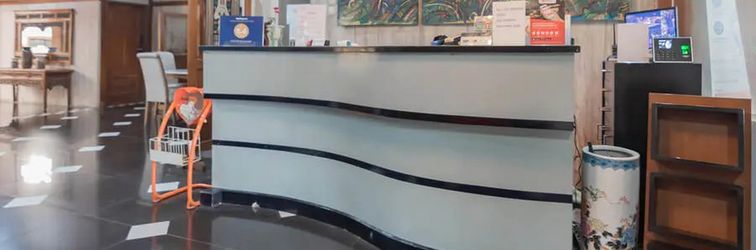 Lobby RedDoorz @ Arwiga Hotel near RS Hasan Sadikin Bandung