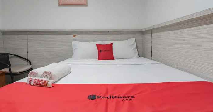 Kamar Tidur RedDoorz @ Arwiga Hotel