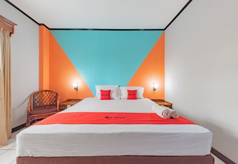 Bedroom RedDoorz near Plaza Balikpapan