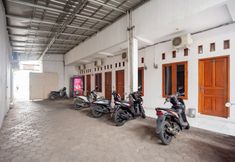 Exterior 4 RedDoorz Syariah near Jatisampurna Hospital