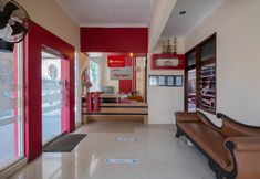 Lobby 2 RedDoorz near Bojonegoro Train Station