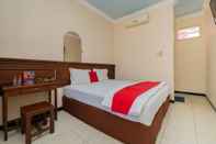 Bedroom RedDoorz near Bojonegoro Train Station