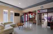 Lobby 3 RedDoorz near Bojonegoro Train Station