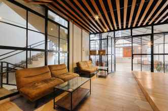 Lobby 4 Urbanview Caverna Gandaria by RedDoorz