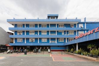 Exterior 4 RedDoorz Plus near RSCM Jakarta