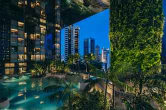 Swimming Pool 4 Pan Pacific Orchard, Singapore