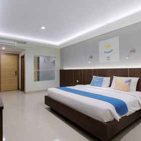 Bedroom 1 Sans Hotel Rumah Kita Daan Mogot by RedDoorz, East Cengkareng Hotels