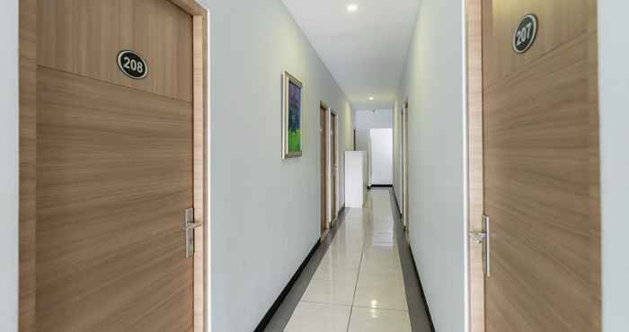 Others RedDoorz near Puri Indah Lippo Mall 2