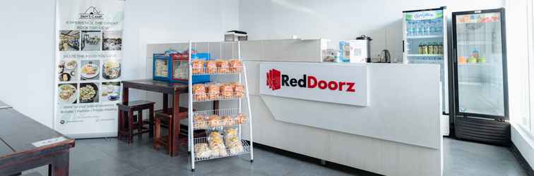 Lobby RedDoorz near Puri Indah Lippo Mall 2