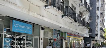 ロビー 3 High Livin Apartment Cihampelas