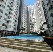 Kolam Renang 2 High Livin Apartment Cihampelas