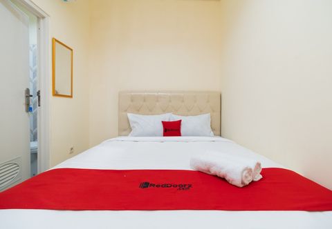 Bedroom RedDoorz @ Kemanggisan Raya