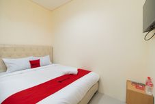 Bedroom RedDoorz @ Kemanggisan Raya