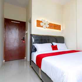 Bedroom 1 RedDoorz Plus @ Komplek ABC Batu Aji Batam, IKPT - ELB Add on 39MW Project 酒店