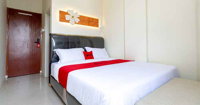 Phòng ngủ RedDoorz Plus @ Komplek ABC Batu Aji