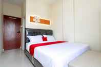 Bedroom RedDoorz Plus @ Komplek ABC Batu Aji