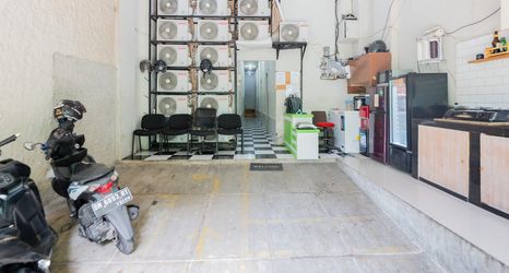 Lobby 2 RedDoorz @ Stariez Kemang