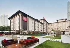 Swimming Pool 2 ibis Bangkok Riverside