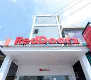 Exterior 3 RedDoorz near Hang Nadim Batam Airport