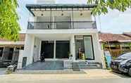 ภายนอกอาคาร 3 OYO 92433 Sirih Gading Family Guest House