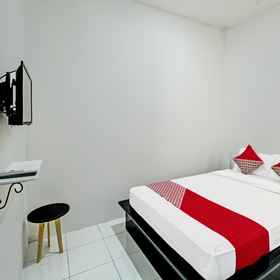 Bedroom 1 Hotel O Sirih Gading Family Guest House, Hotel Tulungagung