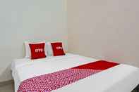 Bedroom Super OYO 92437 Wahidin Guesthouse