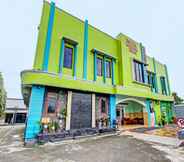 Exterior 4 SPOT ON 92445 Mutiara Indah Hotel