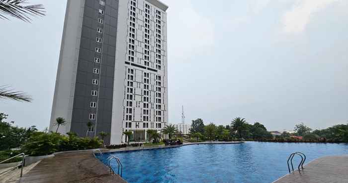 สระว่ายน้ำ Apartement Akasa By LiviRooms Tangerang