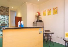 Lobby 3 RedDoorz @ Taman Galaxy Bekasi