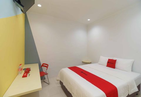 Bedroom RedDoorz @ Taman Galaxy Bekasi