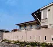 Exterior 4 OYO 92456 Putri Homestay Syariah