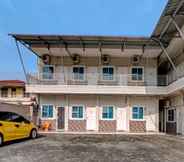 Exterior 3 OYO 92456 Putri Homestay Syariah