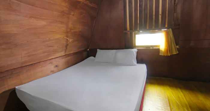 Phòng ngủ SPOT ON 92462 Awenk Homestay