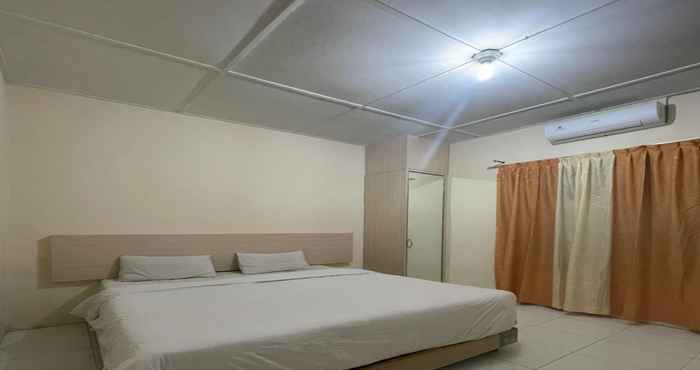 Kamar Tidur OYO 92463 Deli Hotel Medan