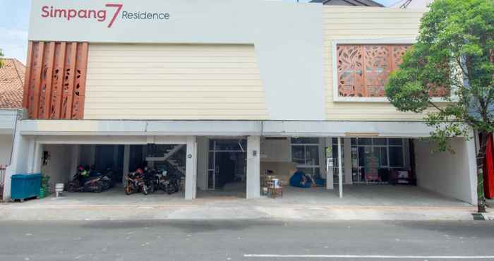 Luar Bangunan Simpang 7 Residence