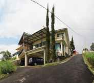 Exterior 2 Villa Graha Weiss Kusuma (Utara)