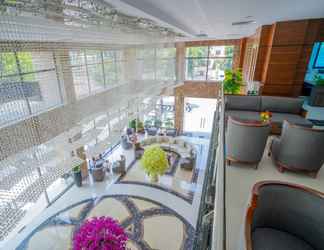 Lobi 2 MT Collection Hotel