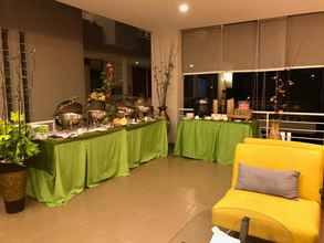 Bar, Kafe, dan Lounge 4 ROZELLE HOTEL BANDUNG